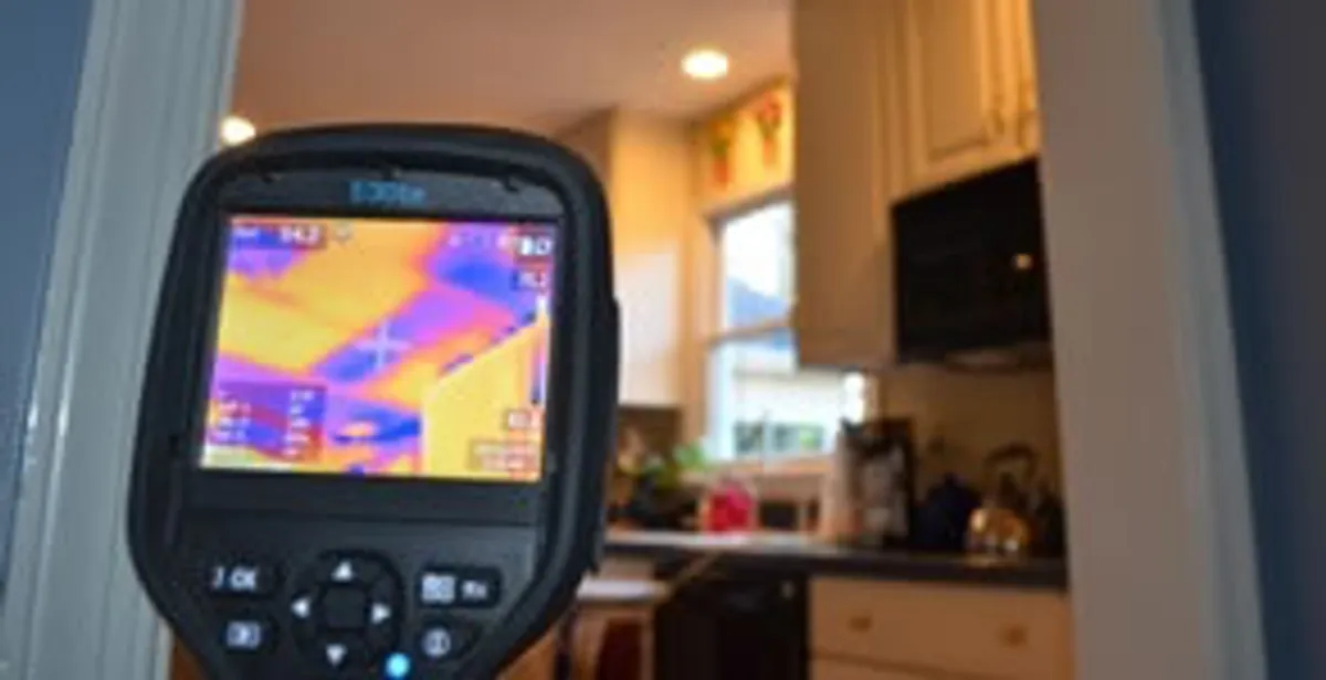 home energy audit service using thermal imaging to evaluate electrical efficiency inside a home in St Paul, MN